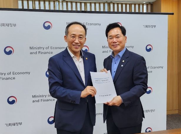 기재부 방문 추경호 부총리 만나
