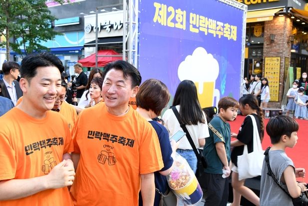 의정부 민락2지구 로데오거리에서 열린 '2023 제2회 민락맥주축제’에 1만여명의 시민들이 참여하는 등 의정부 동부권 대표 축제로 자리매김했다.