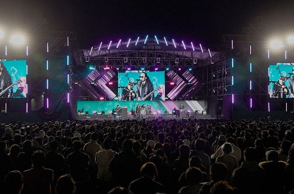 광명시가 지난 21일과 22일 광명시민체육관 일대에서 개최한 2023 페스티벌 광명이 누적 인원 약 6만 명이 참여한 가운데 화려한 막을 내렸다. 사진은 빛나는 라이브 현장.
