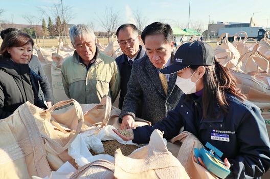 정장선 평택시장, 공공비축미 매입 현장 찾아