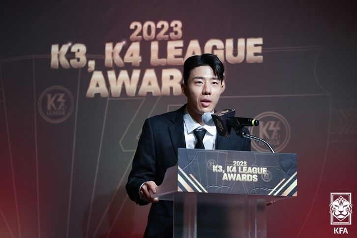 박원재(당진시민축구단)가 올 시즌 13개의 도움을 올리며 K4리그 도움상을 차지했다.