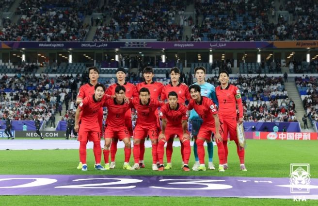 호주와의 8강전에 선발 출전한 축구 국가대표팀 11명의 모습.