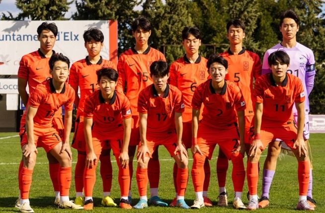 사우디전에 선발로 출전한 남자 U-16 대표팀 선수들의 모습.