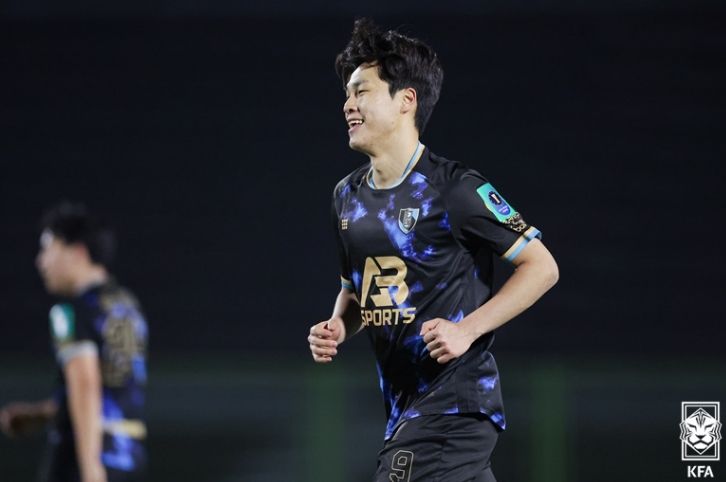 2024 하나은행 코리아컵 FC충주와의 1라운드 경기에 나선 강민구의 모습.
