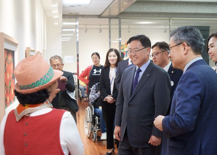 강수현 양주시장, ‘장애인 작가 작품 전시회’ 참석