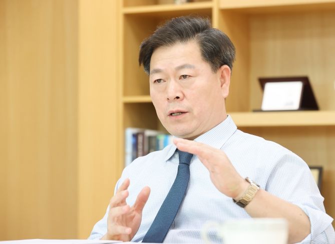 박승원 광명시장은 10일 제22대 총선 후보자들의 공약을 검토해 시정에 적극적으로 반영하겠다는 뜻을 밝혔다.