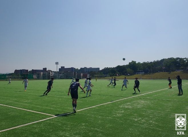 인제대와 경일대 간의 U리그1 4권역 6라운드 경기 장면.