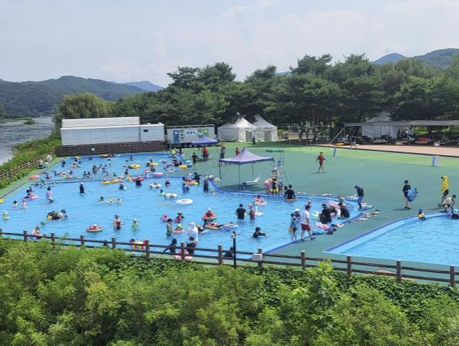 가평군, “자라섬 야외수영장서 무더위 확~ 날리세요”