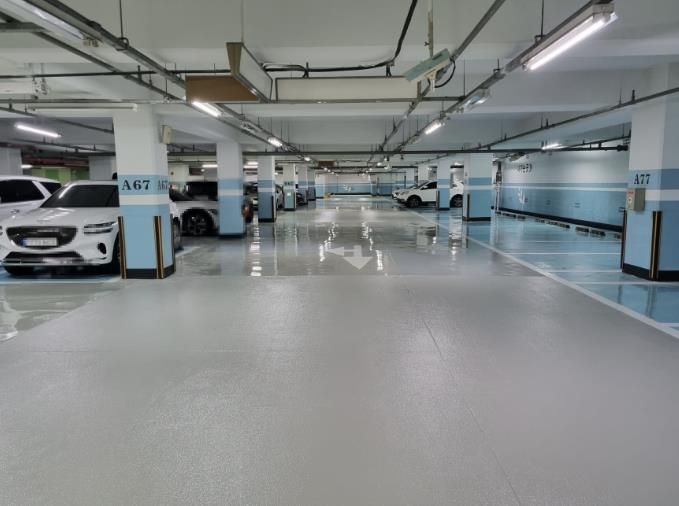 용인특례시가 전기차 충전구역 설치 기준을 강화했다. 사진은 지역 내 한 공동주택 지하주차장의 모습