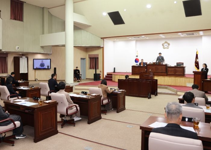 군포시의회는 12월 2일 제278회 정례회를 개회했다.(제1차 본회의 현장)