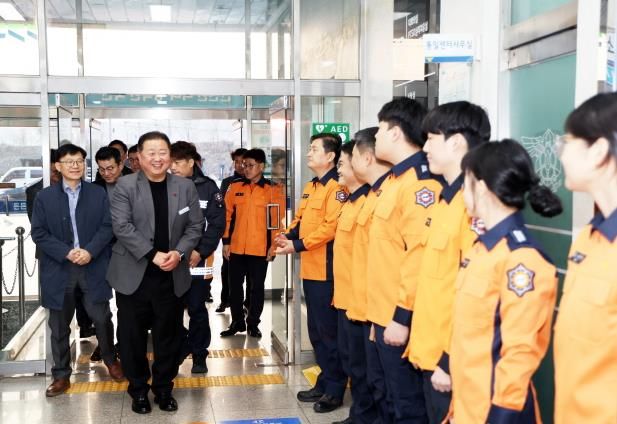 김경일 파주시장, 파주소방서 연말 위문