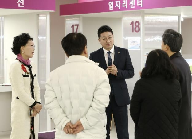 경기도의회 김진경 의장, 시흥시 신중년 내일지원센터 추가 설립 지원 논의