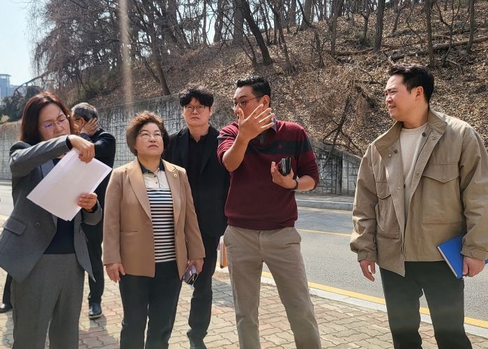 김옥순 의원, 의왕~과천 고속도로 굴다리 보행로 현장 점검