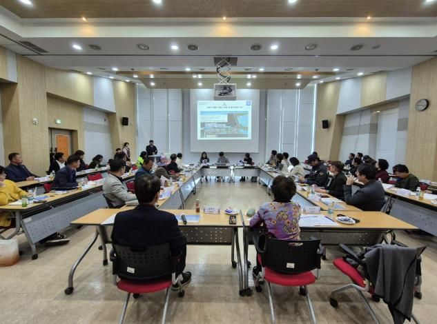 화성특례시가 28일 제15회 뱃놀이 축제를 60일 앞두고 추진상황 보고회를 개최하고 있다