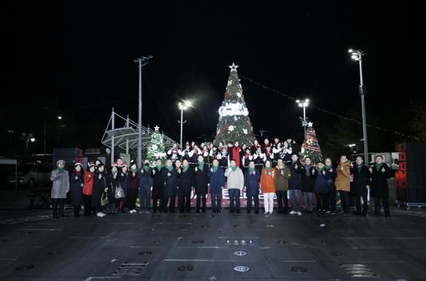 구리시, '2025 성탄 트리 점등식' 성료... 시민과 함께 사랑과 희망의 빛 밝혀