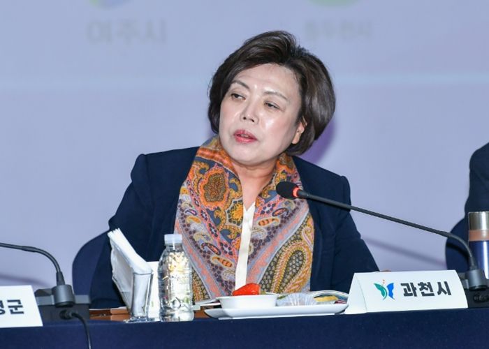 신계용 과천시장이 경기도시장군수협의회에서 발언하고 있다